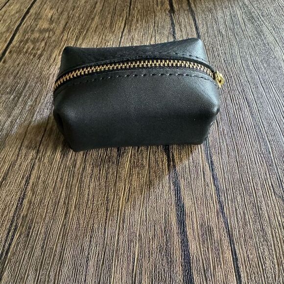 BLACK Medium Dopp Tot Mini Dopp Tot UnIcOrN  Leather Pouch Makeup Bag - Picture 2 of 4